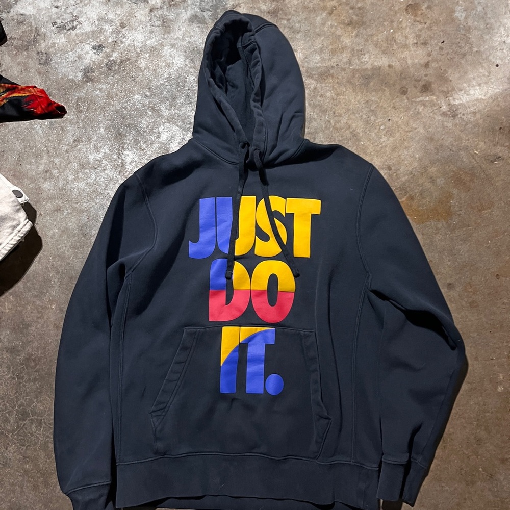 NIKE HOODIE 
SIZE S